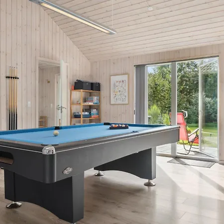 4 Bedroom Awesome In *